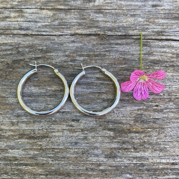 Sterling Silver 925 Hoops Earrings. 1 Inch. EUC! - Picture 1 of 4
